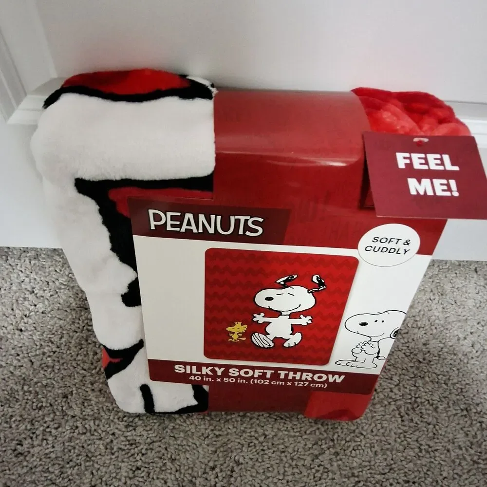 Peanuts Snoopy & Woodstock Silky Soft Red Throw Blanket 40x50 New w/ Tags